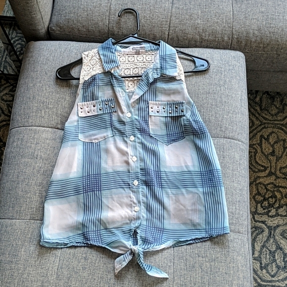 Lace blue checkered sleeveless blouse - Picture 1 of 1